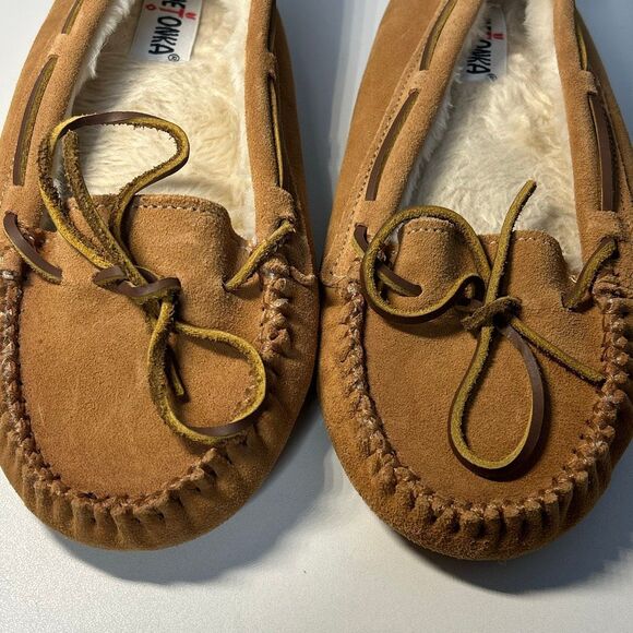 Minnetonka Cally Tan Suede Moccasin Slip On size 10 Faux Fur Lining Woman’s - Picture 5 of 6